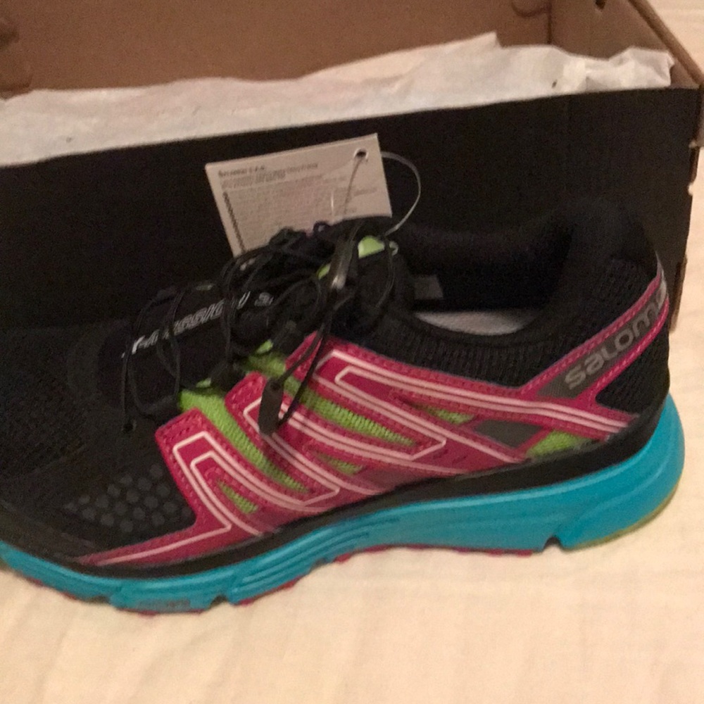 Salomon quicklace hiking shoes
